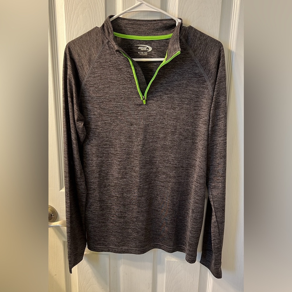 Women’s Grey and like green quarter zip pull over.
